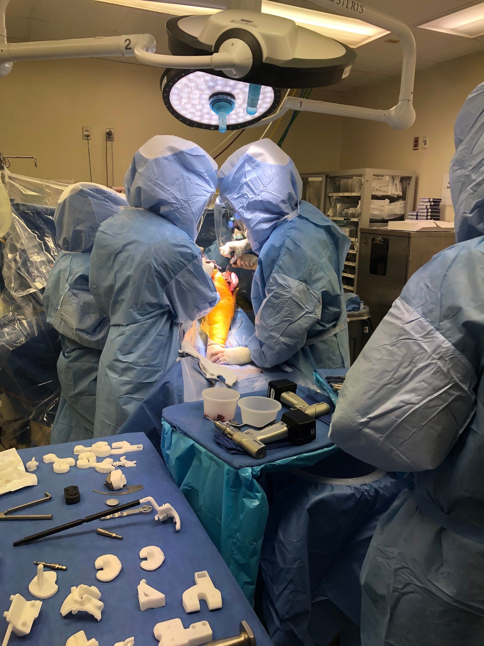 Doctors performing the actual surgery Doctors performing the actual surgery